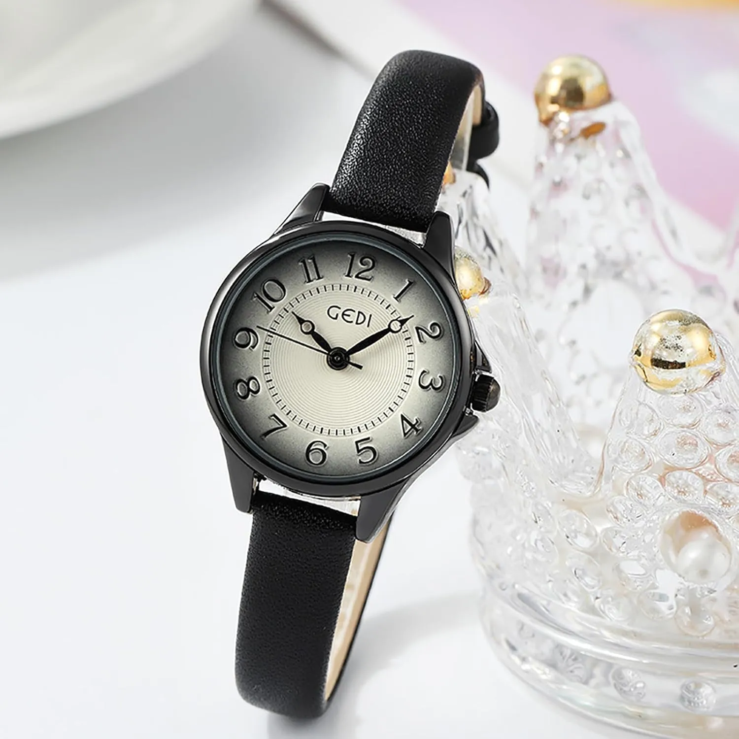 Mini Classic Women's Quartz Watch Simple and Elegant with Leather Strap Arabic Numerals Small Dial Ultra-Thin Waterproof Analog Display Perfect for Women Students and Ladies