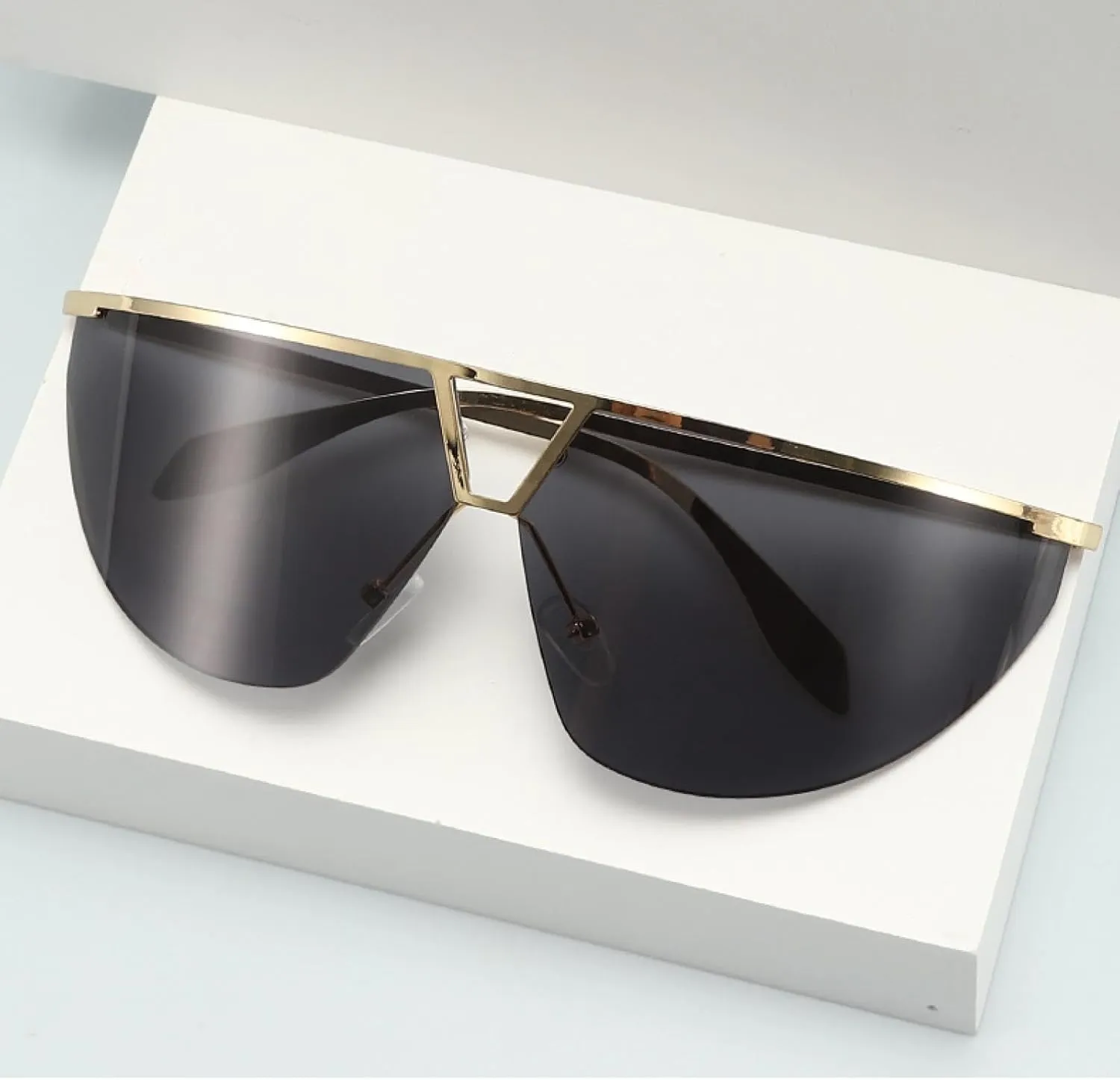 One-piece Fashion Glasses for Women Men Wrap Around Semi Rimless Glasses for Cycling Beach Party
