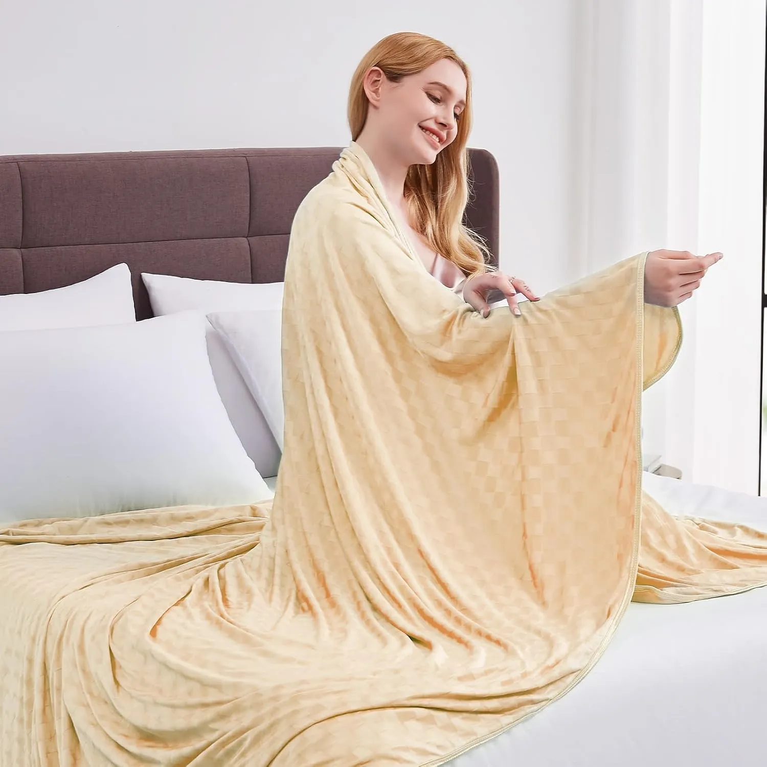 Topcee Cooling Blanket, Summer Cooling Blankets for Hot Sleepers, Arc-Chill Q-Max>0.5 Cool Fiber, Oeko-TEX 100% Certified, Soft, Breathable, Double-Side Bed Throw,Keep Cool for Adults Kids 90"x108"