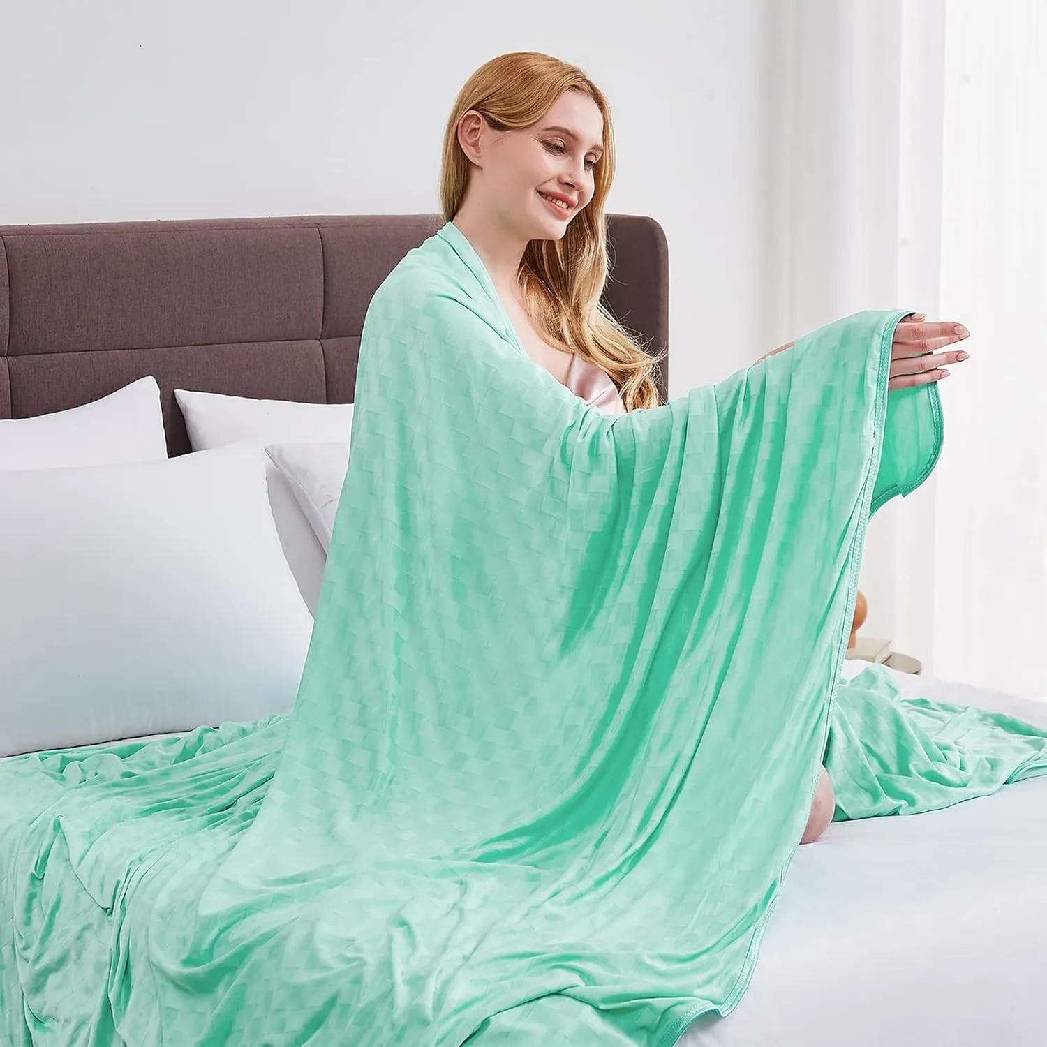 Topcee Cooling Blanket, Summer Cooling Blankets for Hot Sleepers, Arc-Chill Q-Max>0.5 Cool Fiber, Oeko-TEX 100% Certified, Soft, Breathable, Double-Side Bed Throw,Keep Cool for Adults Kids 90"x108"